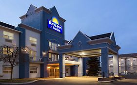 Lakeview Inn And Suites Brooks